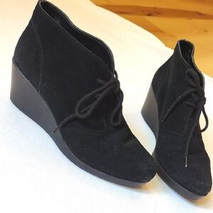 Crocs Women's Wedge Suede Ankle Boot